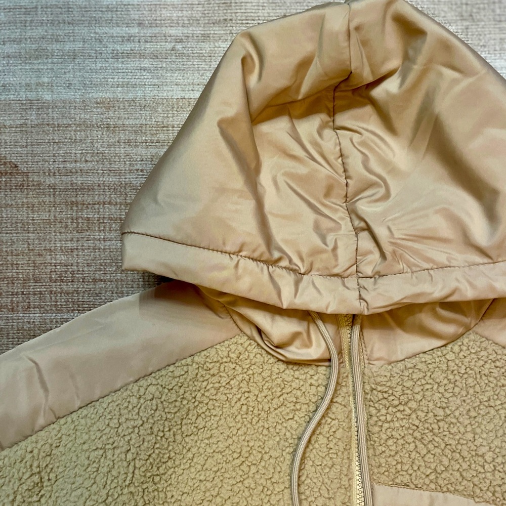 Tall Old Navy Active Sherpa Puffer Hooded Jacket | Medium | Brand NWT | Neutral